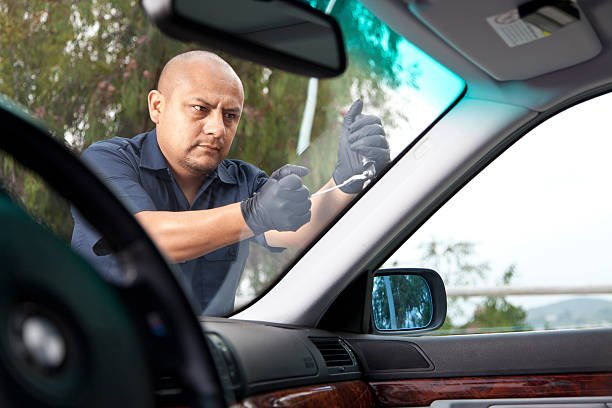 safe-driving-practice-for-auto-glass-care